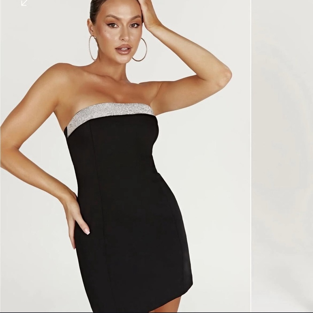 MESHKI Elegant Black Strapless Dress